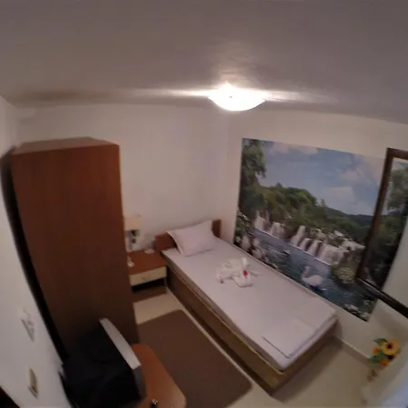 Casa de hóspedes Guest Kostovi