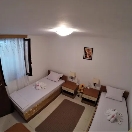 Casa de hóspedes Guest Kostovi