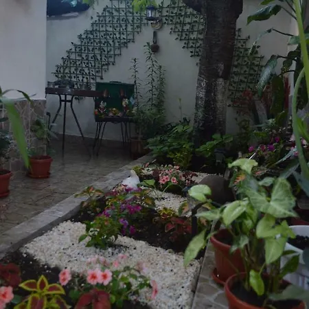 Guest Kostovi Casa de hóspedes
